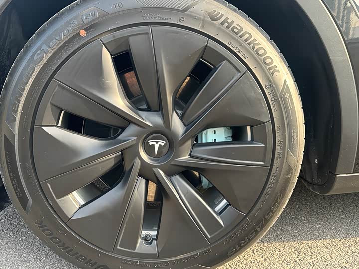 Фото 8 - Tesla Model Y