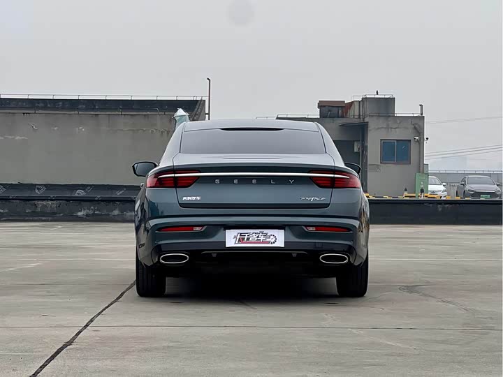 Фото 4 - Geely Preface