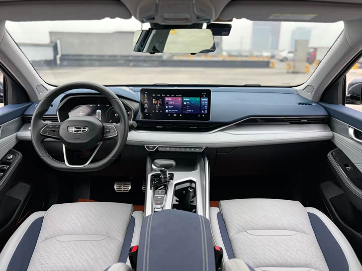 Фото 8 - Geely Preface