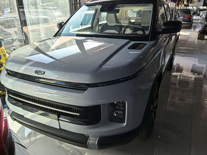 Фото 2 - Geely Icon