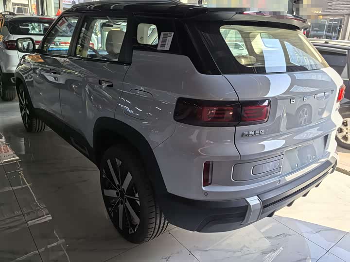 Фото 4 - Geely Icon