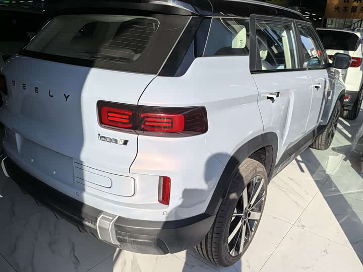 Фото 6 - Geely Icon