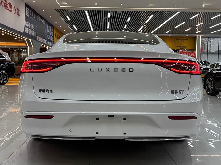 Фото 9 - Luxeed S7