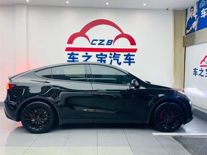 Фото 8 - Tesla Model Y