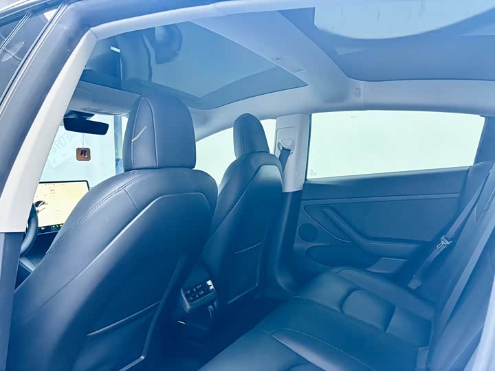 Фото 5 - Tesla Model 3