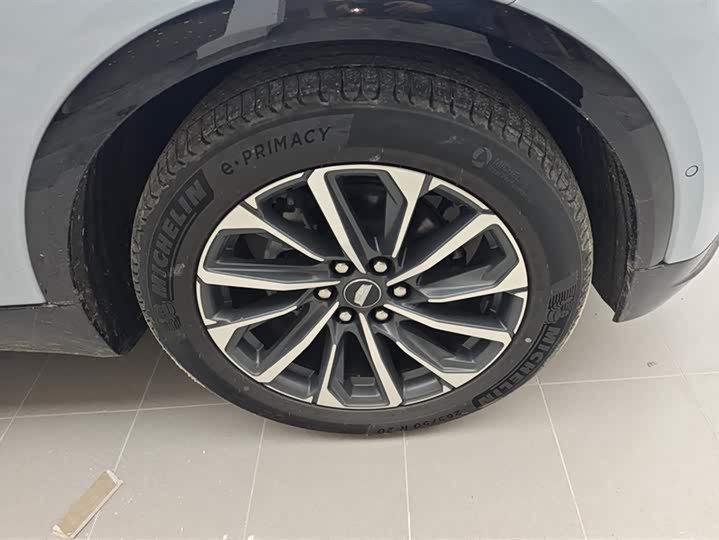 Фото 6 - Cadillac Lyriq