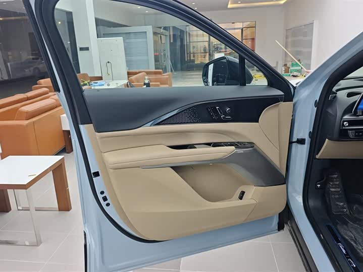 Фото 7 - Cadillac Lyriq