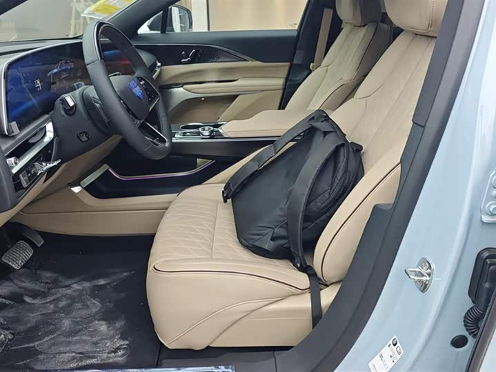 Фото 9 - Cadillac Lyriq