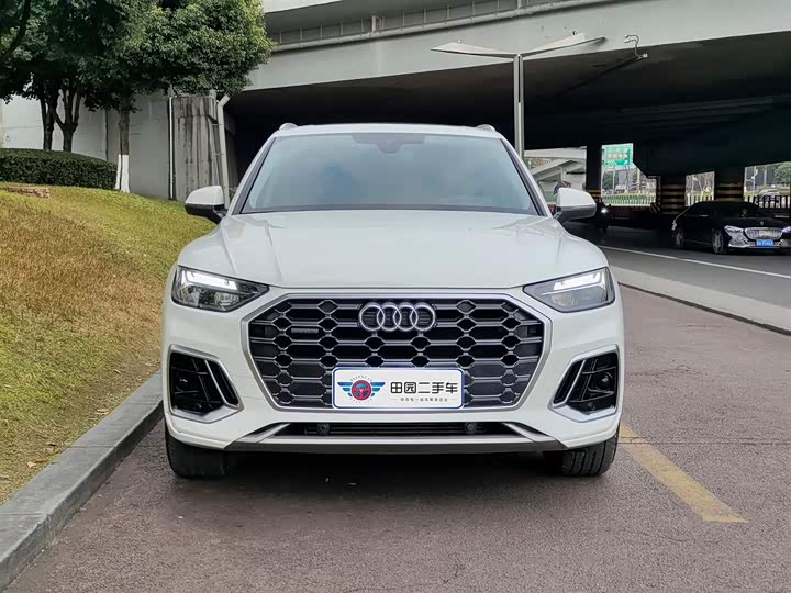 Фото 2 - Audi Q5L