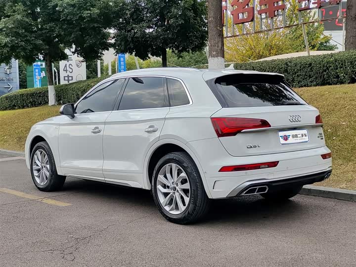 Фото 4 - Audi Q5L
