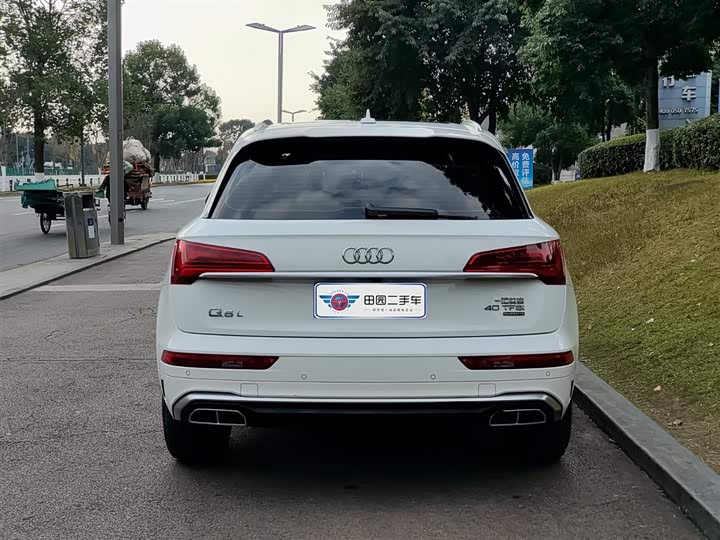 Фото 5 - Audi Q5L
