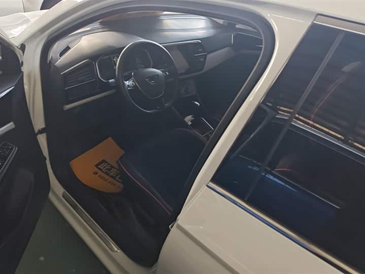 Фото 9 - Jetta VS7