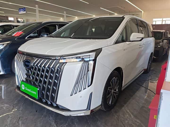 Фото 2 - GAC Trumpchi M8