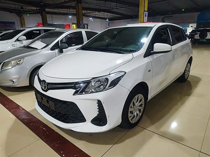 Фото 2 - Toyota Vios FS