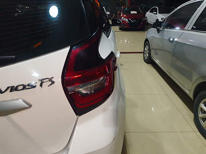 Фото 8 - Toyota Vios FS