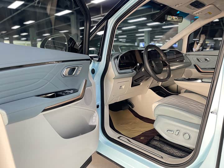 Фото 4 - Maxus Mifa 9