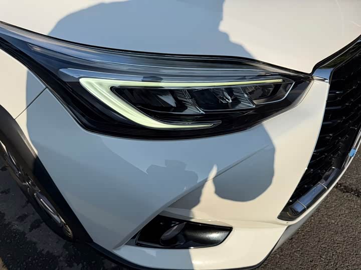 Фото 7 - Toyota Yaris L Hatchback