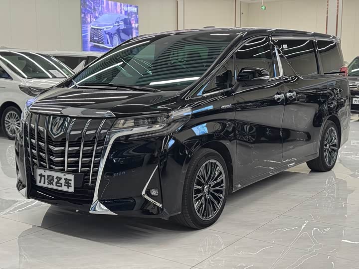 Фото 1 - Toyota Alphard