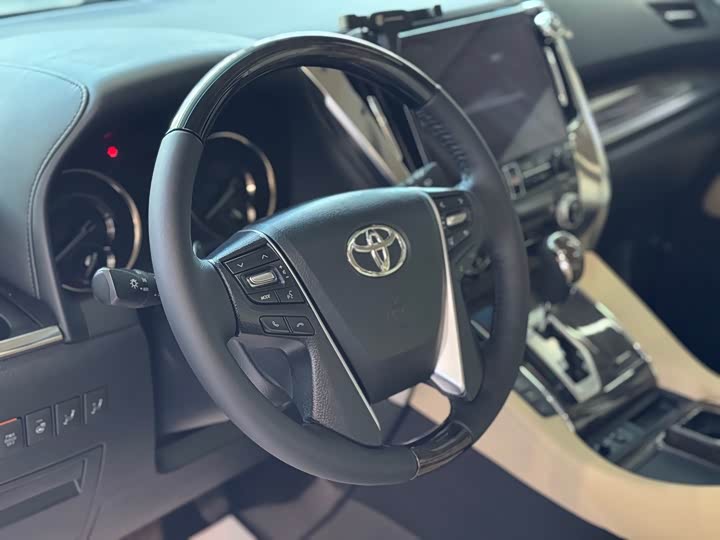 Фото 4 - Toyota Alphard