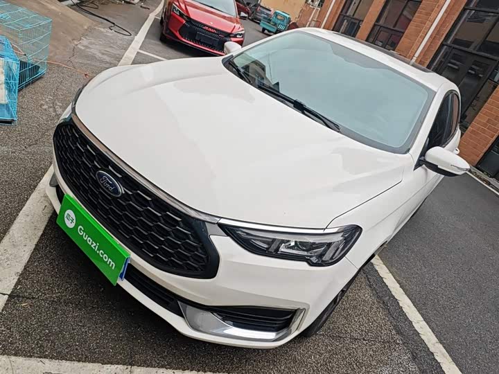 Фото 1 - Ford Escort