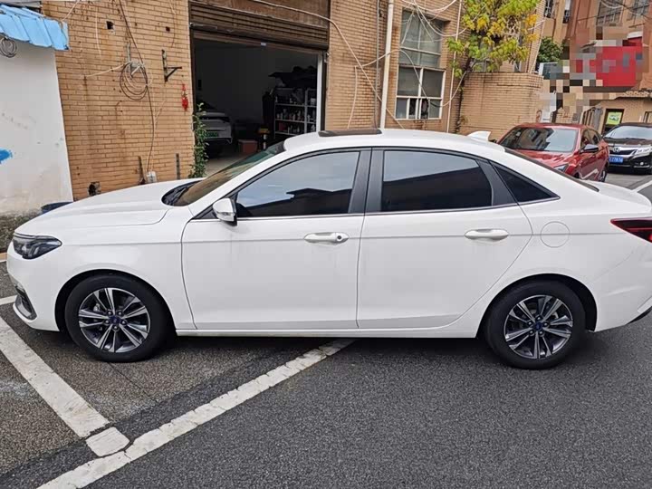 Фото 5 - Ford Escort