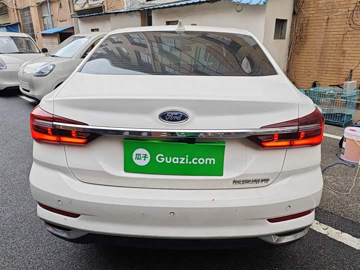 Фото 6 - Ford Escort