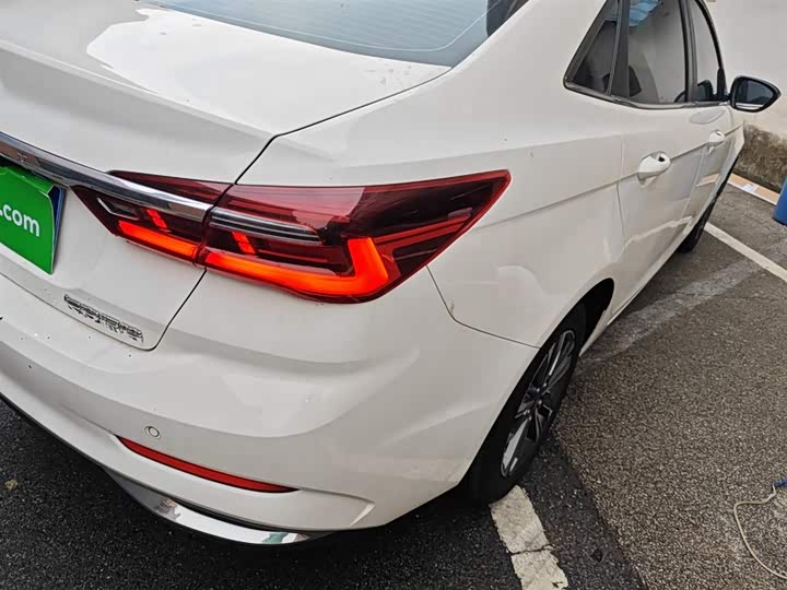 Фото 8 - Ford Escort