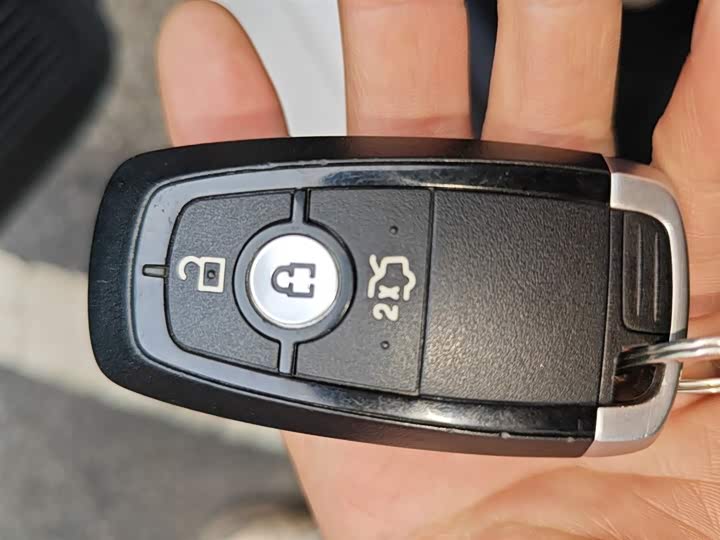 Фото 9 - Ford Escort