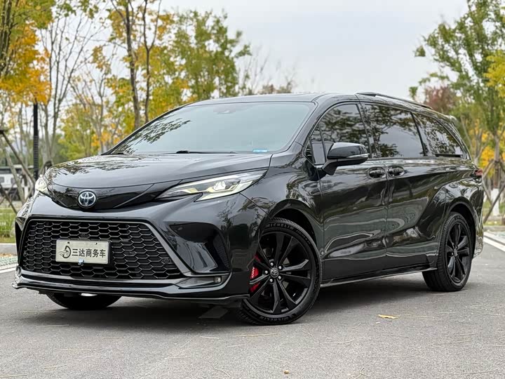 Фото 2 - Toyota Granvia