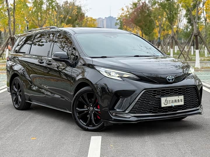 Фото 4 - Toyota Granvia