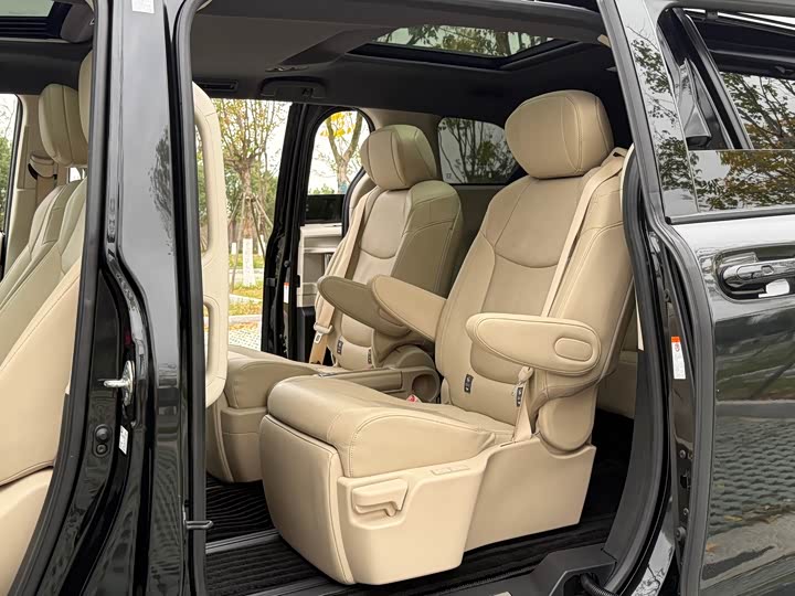 Фото 7 - Toyota Granvia