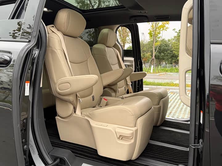 Фото 8 - Toyota Granvia