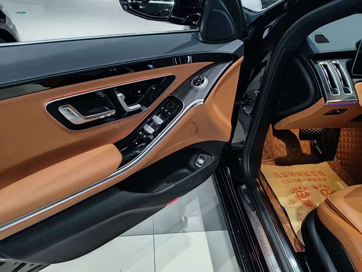 Фото 5 - Mercedes-Benz S-Class