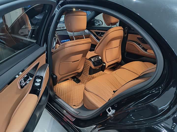 Фото 7 - Mercedes-Benz S-Class