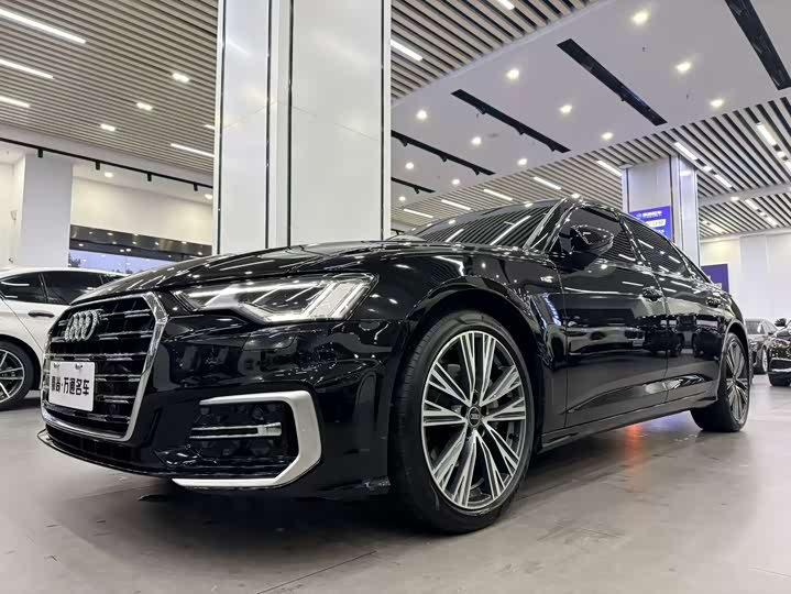 Фото 1 - Audi A6L