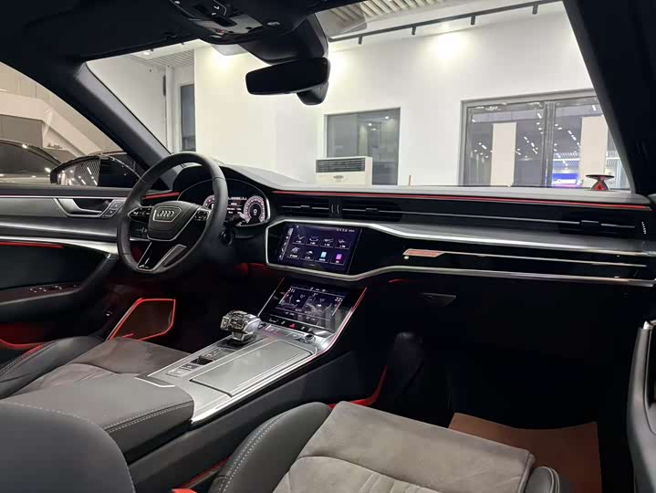 Фото 9 - Audi A6L