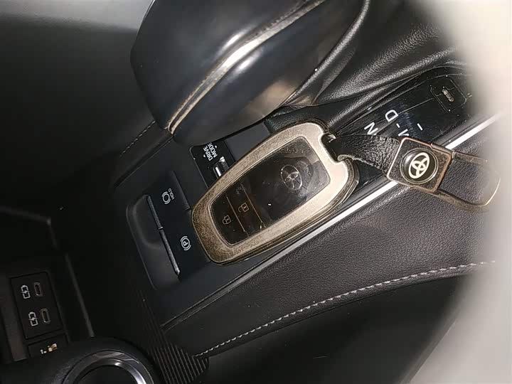 Фото 9 - Toyota Venza