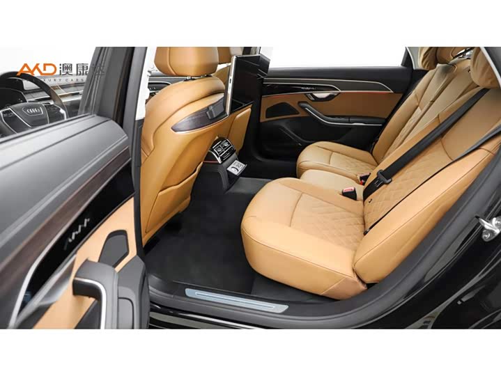 Фото 7 - Audi A8