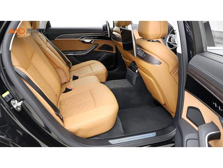 Фото 8 - Audi A8