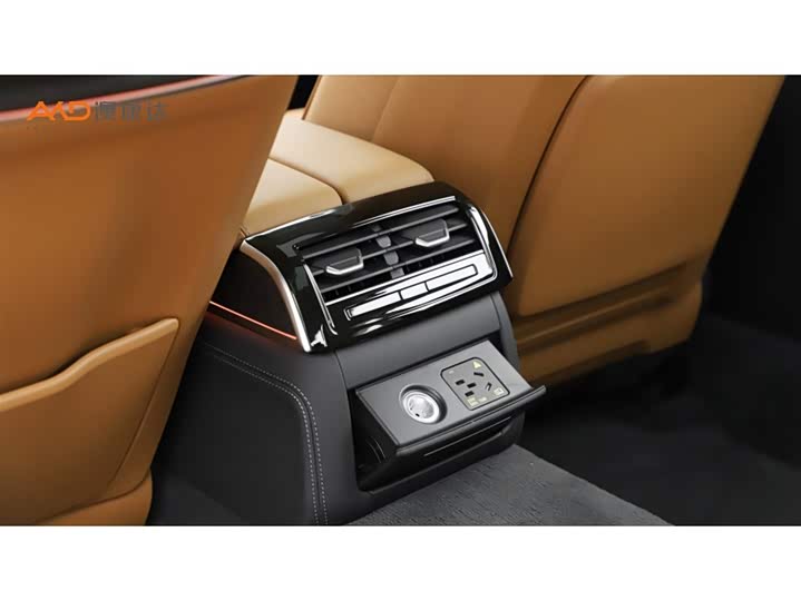 Фото 9 - Audi A8