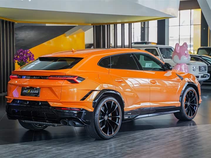 Фото 4 - Lamborghini Urus