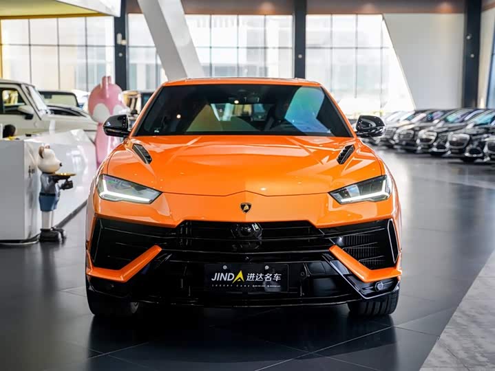 Фото 5 - Lamborghini Urus