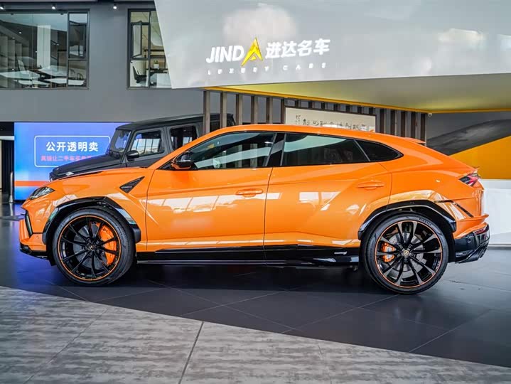 Фото 9 - Lamborghini Urus