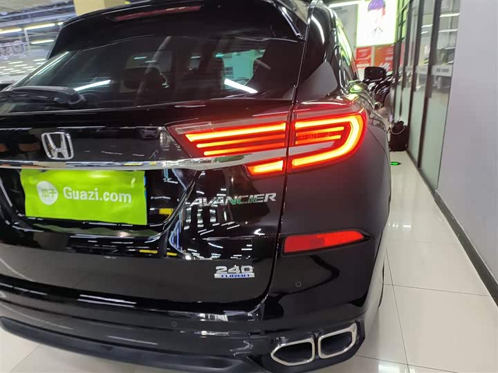 Фото 8 - Honda Avancier