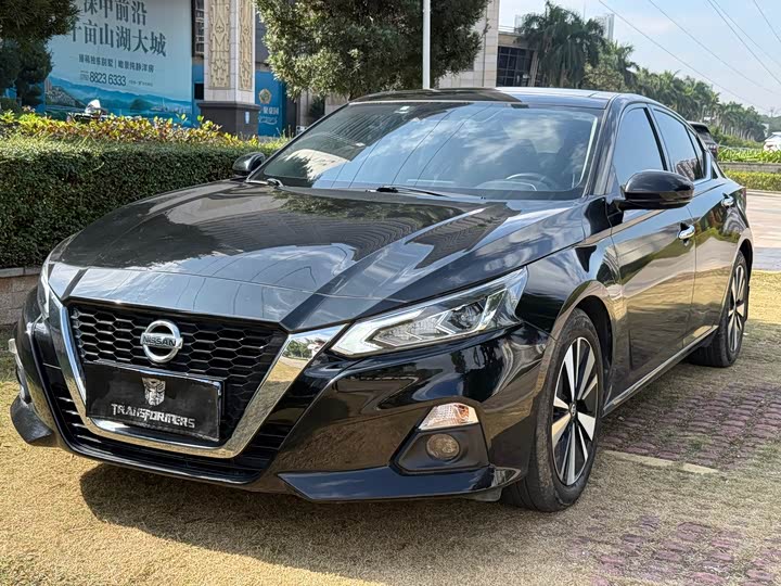 Фото 1 - Nissan Teana