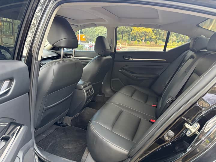 Фото 5 - Nissan Teana