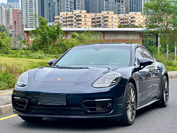 Фото 1 - Porsche Panamera