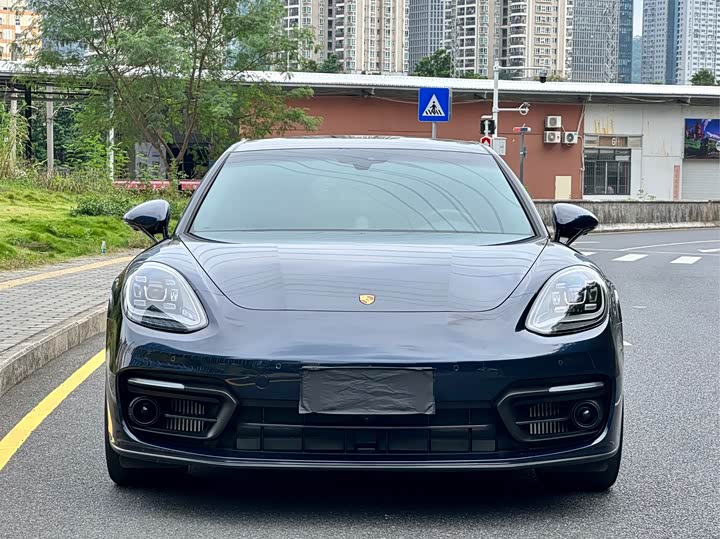 Фото 2 - Porsche Panamera
