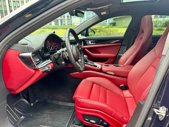 Фото 7 - Porsche Panamera