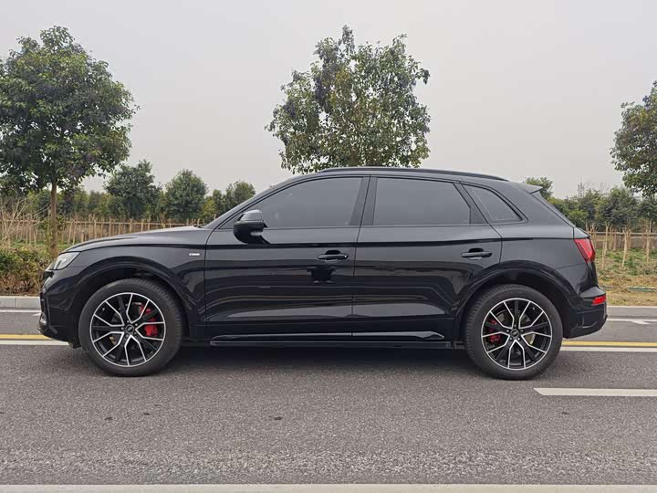 Фото 3 - Audi Q5L
